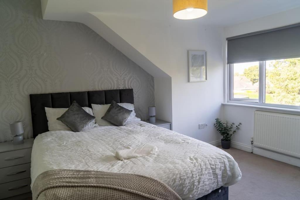 Spacious 15 Guest Home With 9 Beds In Shirley Solihull Zewnętrze zdjęcie