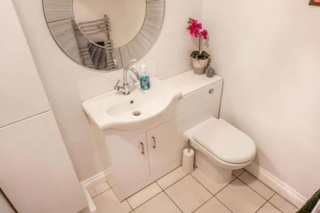 Spacious 15 Guest Home With 9 Beds In Shirley Solihull Zewnętrze zdjęcie