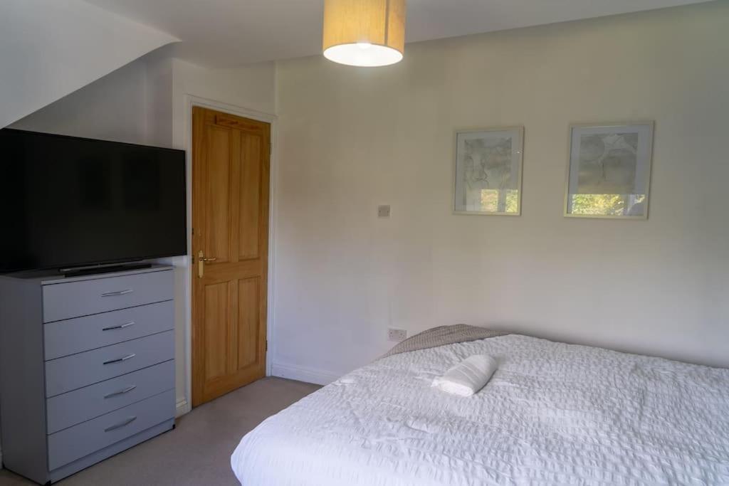 Spacious 15 Guest Home With 9 Beds In Shirley Solihull Zewnętrze zdjęcie