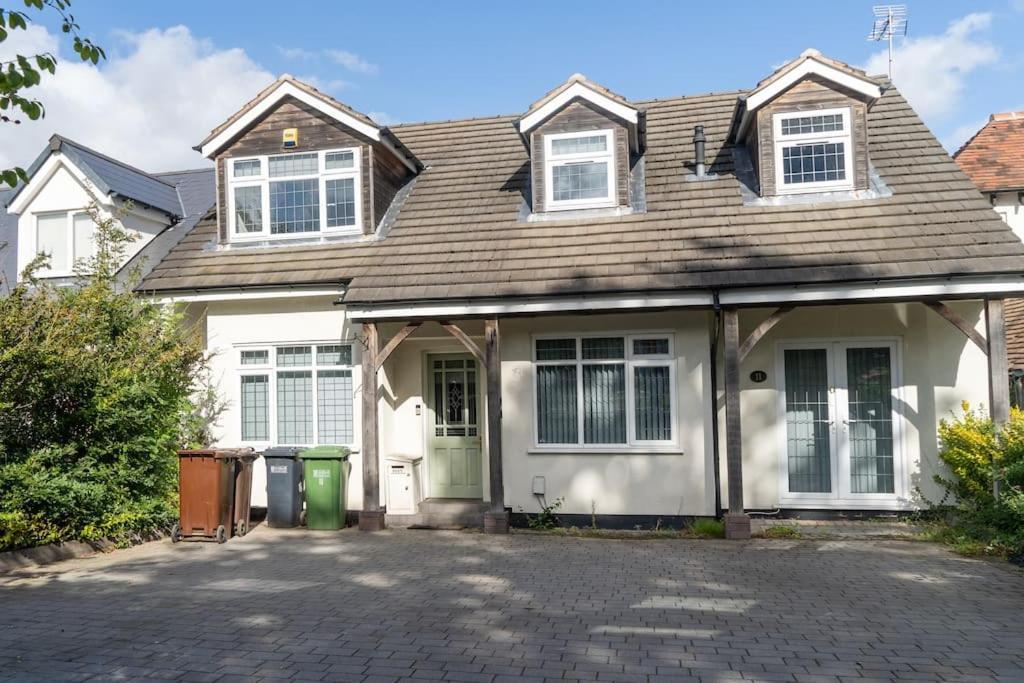Spacious 15 Guest Home With 9 Beds In Shirley Solihull Zewnętrze zdjęcie