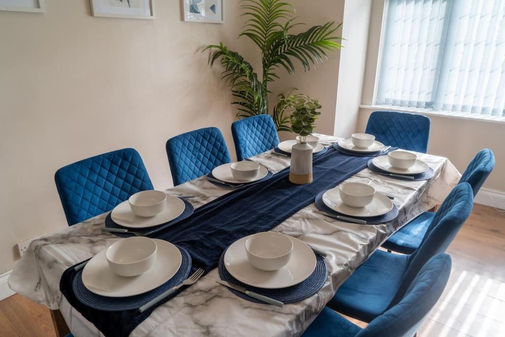 Spacious 15 Guest Home With 9 Beds In Shirley Solihull Zewnętrze zdjęcie